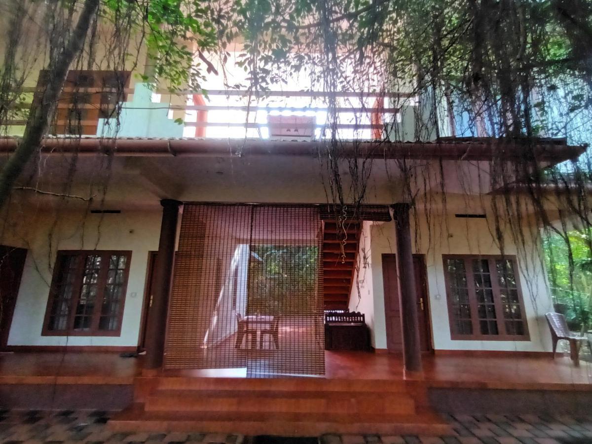Ivory Coaste Hotell Kannur Eksteriør bilde