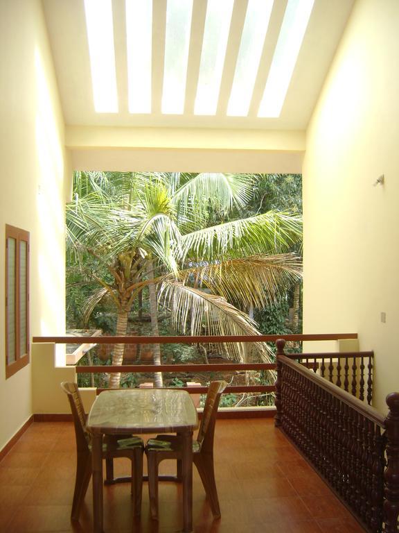 Ivory Coaste Hotell Kannur Eksteriør bilde