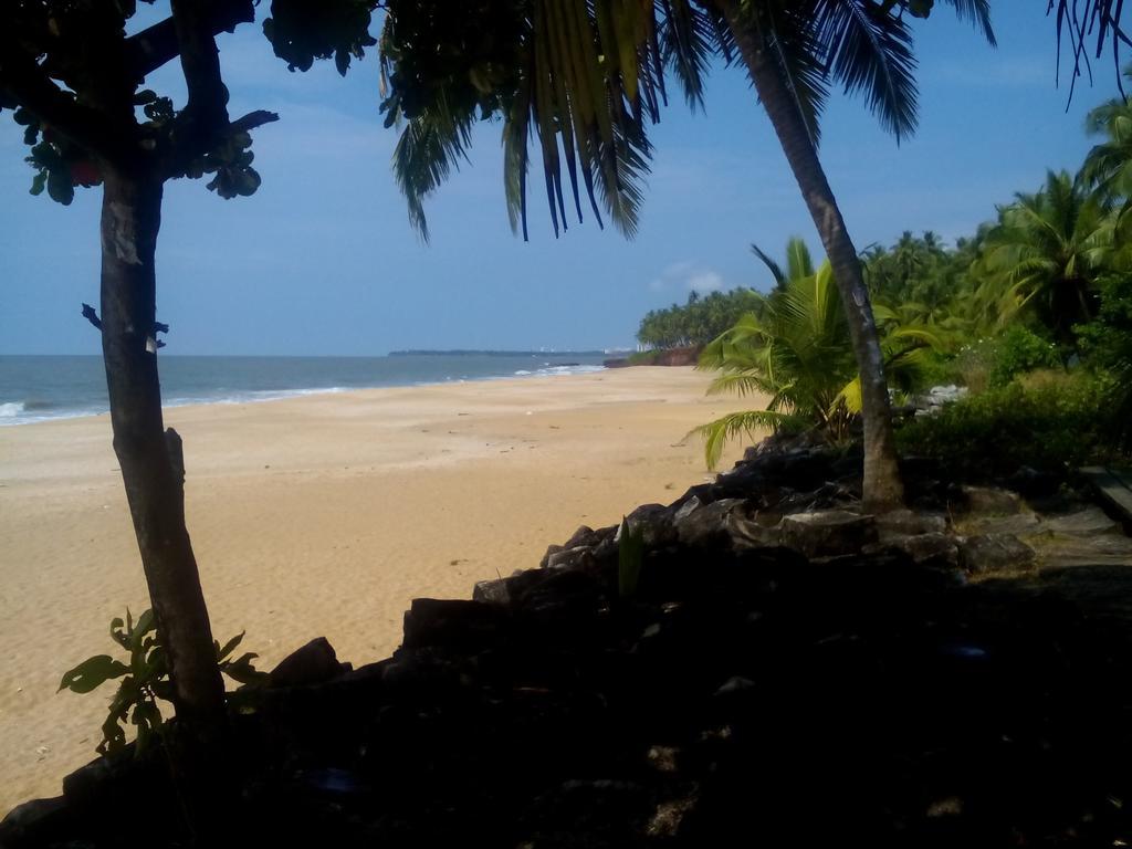 Ivory Coaste Hotell Kannur Eksteriør bilde